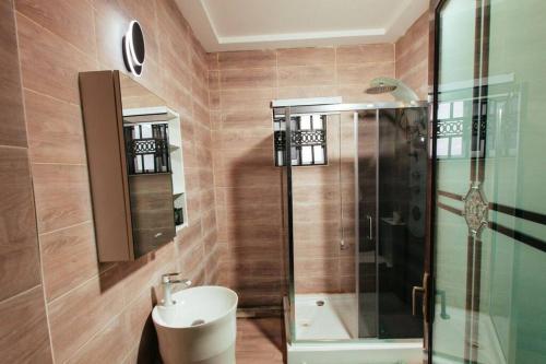 Ένα μπάνιο στο Plum Royal Estates - Penthouse Suite
