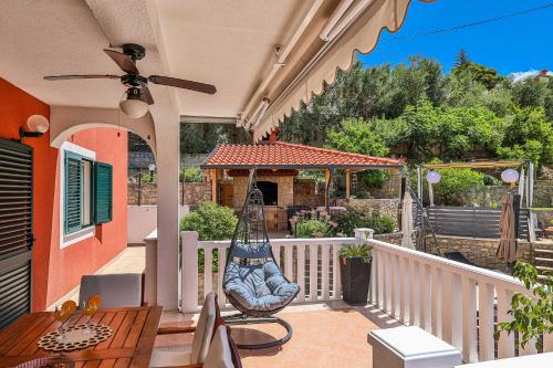 Family holiday house with jacuzzi