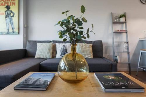 Sophisticated refurbished-1BD 1BTH-Colon Centre