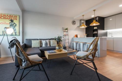 Sophisticated refurbished-1BD 1BTH-Colon Centre