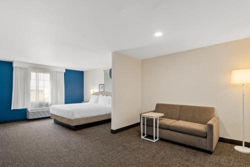 Un ou plusieurs lits dans un hébergement de l'établissement Spark by Hilton Wichita Falls