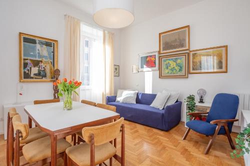 Elegantis Des Artistes Apartment