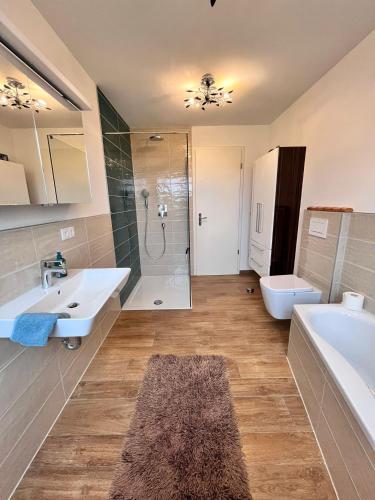 Ένα μπάνιο στο Appartement beim Walberla