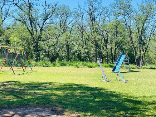 Herní místnost nebo prostor pro děti v ubytování Complejo Las Sierras