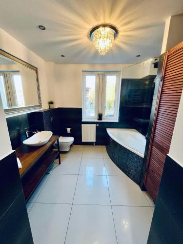 Μια τηλεόραση ή/και κέντρο ψυχαγωγίας στο Apartament Lumière