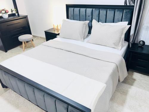 Gallery image of Appartement F5 spacieux équipé haut standing Mahelma Alger in Alger