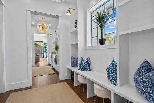 Χώρος καθιστικού στο Gulf Views, Large Private Pool, 30A, Two Kitchens