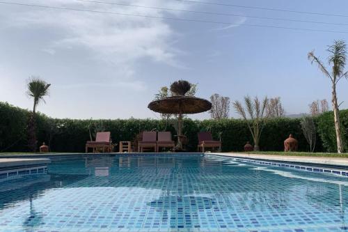 Piscina di Villa piscine sans vis à vis et hammam privé o nelle vicinanze
