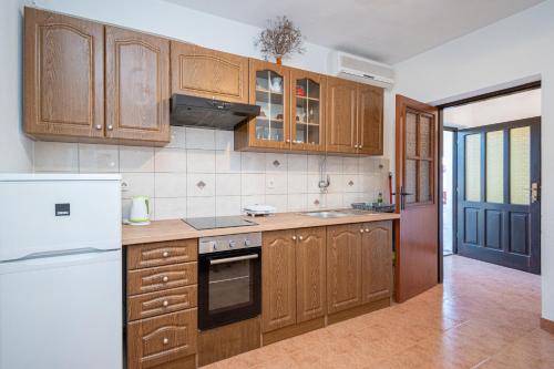 Kuchyň nebo kuchyňský kout v ubytování Apartments with parking space Sali, Dugi otok - 910