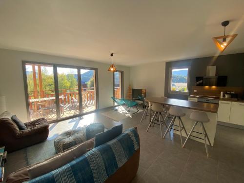 Appartement 4 étoiles à Villard-de-Lans, 2 chambres, terrasse sud, parking et navette ski - FR-1-737-91