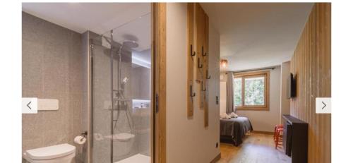 Ένα μπάνιο στο Apparthotel L'éclat des Veriaz à Megève- Praz sur Arly - MEGEVE PISCINE SPA a partir du 20 décembre 2025