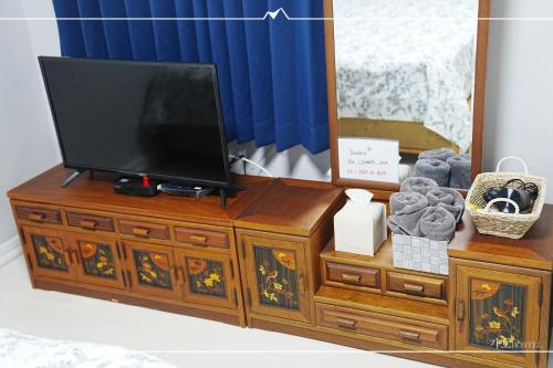 Μια τηλεόραση ή/και κέντρο ψυχαγωγίας στο Gaho Guesthouse