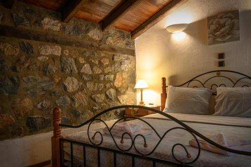 Una cama o camas en una habitación de METOHI INN