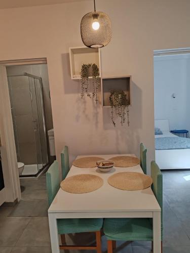 Mama's Home Privlaka