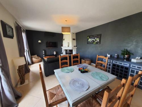 Photo de la galerie de l'établissement La Sablère - Clévacances 3 clés, à Montesquieu