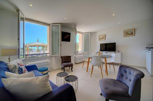 Chic 2 chambres vue PORT, FELIX FAURE-COEUR DE CANNES A2B218