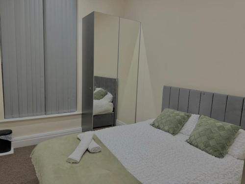 Postel nebo postele na pokoji v ubytování Luxury City Apartment 2 Bedroom Suite