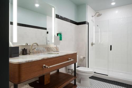 Ένα μπάνιο στο The Delegate Hotel