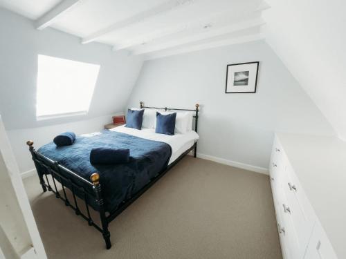 Postel nebo postele na pokoji v ubytování Beverley Town Centre luxury cottage