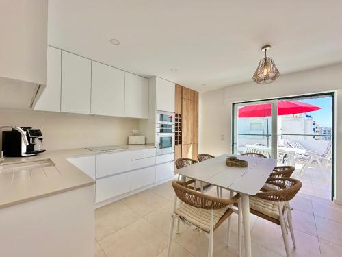 Apt GH - 50 meters from beach