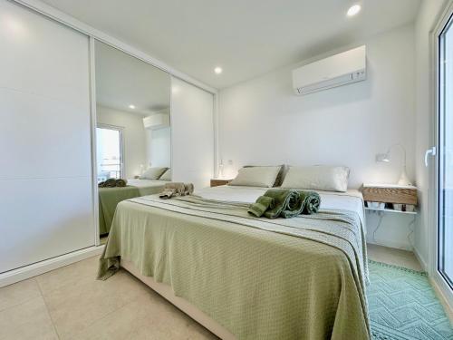Apt GH - 50 meters from beach