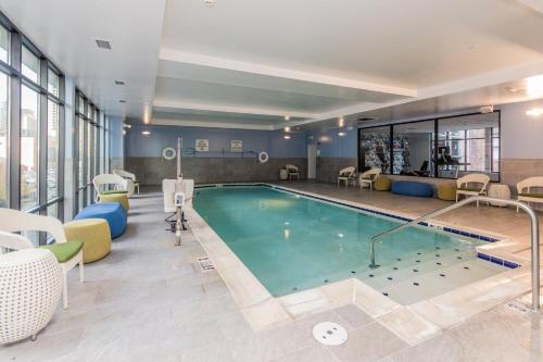 Voco The Clair Cincinnati Downtown, an IHG Hotel Image