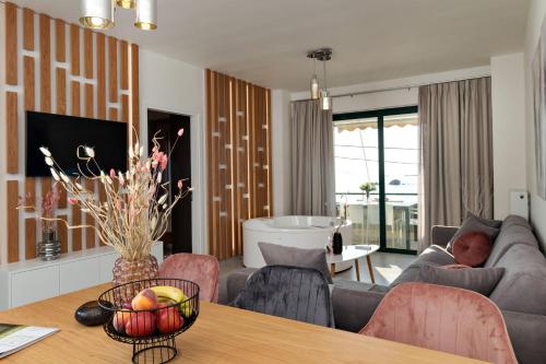 Elia Beach Deluxe Apartment