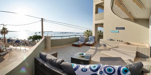 Elia Beach Deluxe Apartment