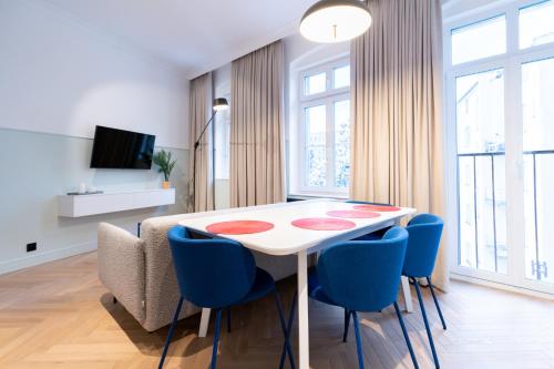 Kościuszki Lavish Apartment by BookingHost