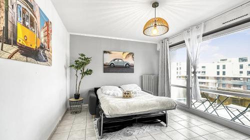 HOMEY MOSA - Au pied du Tram - Proche centre - Balcon Privé - Wifi et Netflix