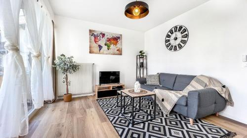 Fotografia z galérie ubytovania HOMEY GREY - Proche Gare et Tram - Proche centre - Balcon privé - Wifi et Netflix v destinácii Annemasse