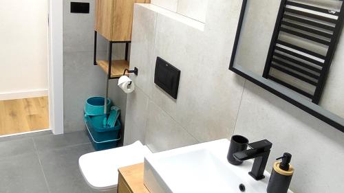 Ванная комната в Tiché Anenské Apartmány s hotelovým servisem, s bohatou snídaní na apartmán v ceně pobytu a osobním asistentem na místě - by Relax Harrachov