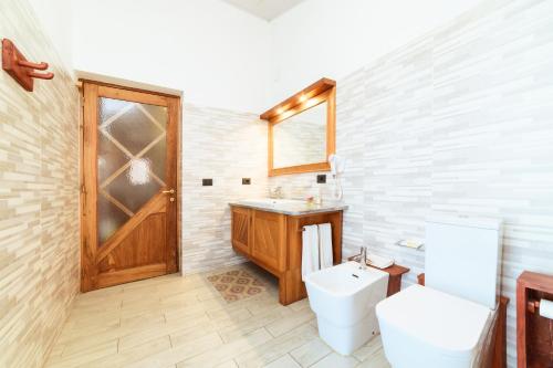 Ένα μπάνιο στο Hotel Chalet des Roses