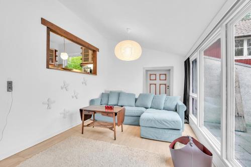 Et opholdsområde på Cosy-Living Bed and Kicthen - close to beach and fjord