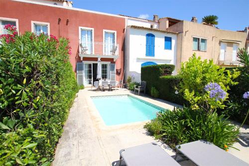 Large house with a swimming-pool - WIFI and a 11m mooring - AC