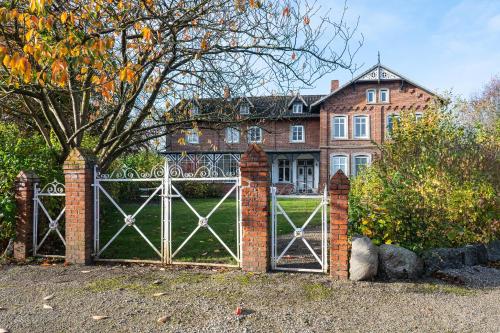 Taman di luar Ferienwohnung Sööte Stuuv - Stein