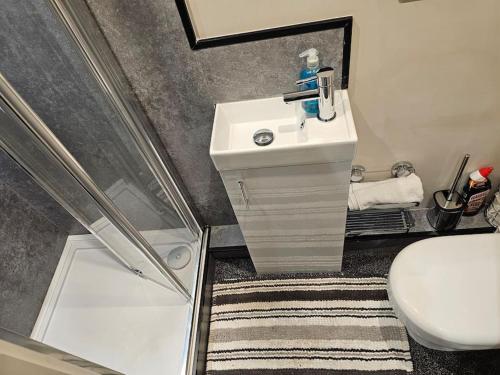 Ένα μπάνιο στο Double En Suite Room Newcastle Upon Tyne