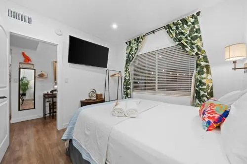 Stunning Little Havana Close to Airport, Calle Ocho, Brickell, Cruises,Wynwood and the Beaches - Free Parking photo 75