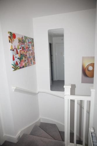 Gambar di galeri bagi 1 Cozy Double Room with Shared Space di Birch