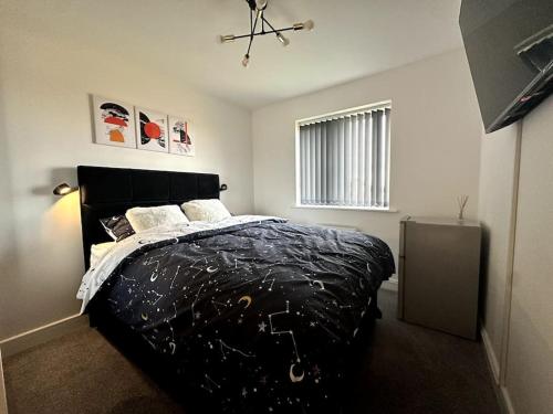 Katil atau katil-katil dalam bilik di 1 Cozy Double Room with Shared Space