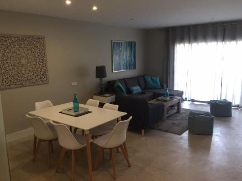 Modern apartment with view to Gibraltar, large terrace and jacuzzi