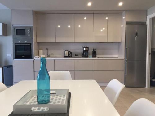 Modern apartment with view to Gibraltar, large terrace and jacuzzi