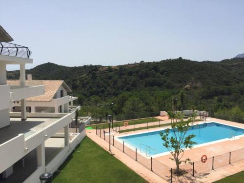 Modern apartment with view to Gibraltar, large terrace and jacuzzi