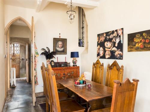 Gallery image of Pass the Keys Historic 2Bed Chapel in Central Warwick in Warwick