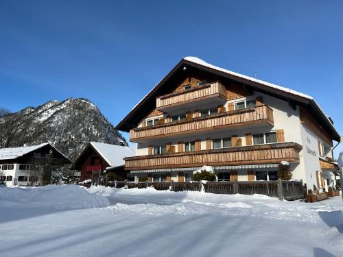 Nespecifikovaný výhled na hory nebo výhled na hory při pohledu z hotelu