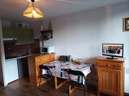 AI208 Studio 4 Pers Proche base de loisirs Carroz