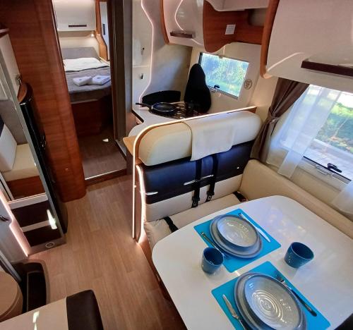 Foto dalla galleria di Autocaravana de lujo Elnagh a Madrid