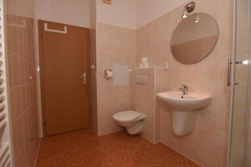 Phòng tắm tại Apartment Spindleruv Mlyn Labska