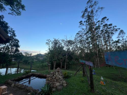 Landskap semula jadi dekat dengan chalet