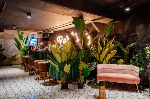 Zona de estar de Bloum at 22, City Views and Wonderland Vibes!